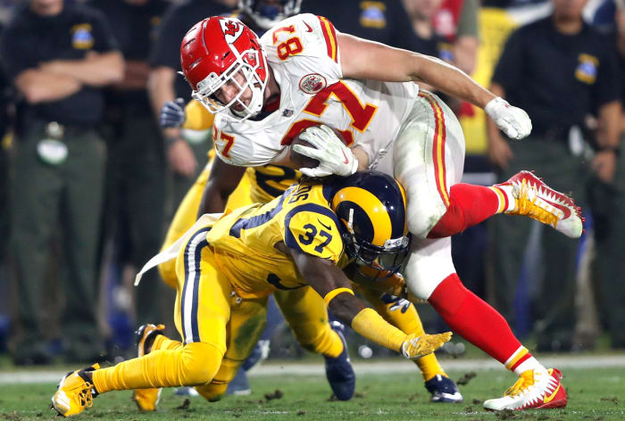 Shields goes all in on a tackle of Travis Kelce in the Chiefs game in Week 11.